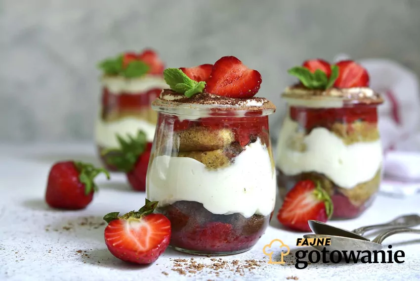 tiramisu truskawkowe Tiramisu truskawkowe w szklankach